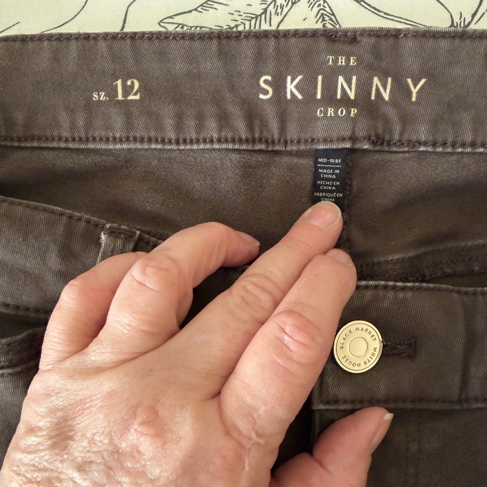 Women’s Soft Washed Brown Zip-Pocket Skinny Jeans - Picture 6 of 7